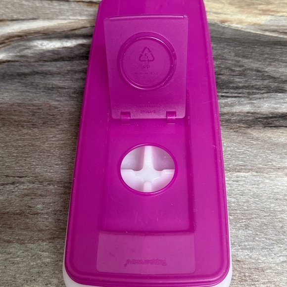 Tupperware Ice Cube 🧊 Tray - Picture 3 of 5